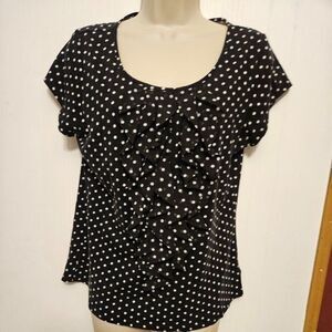 ELLE L EX COND pit to pit 17 1/2 length 23 inches